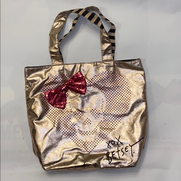Betsey Johnson Handbags - Xoxo Betsy bag